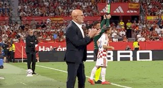 1790725784893072960.gif 5.gif