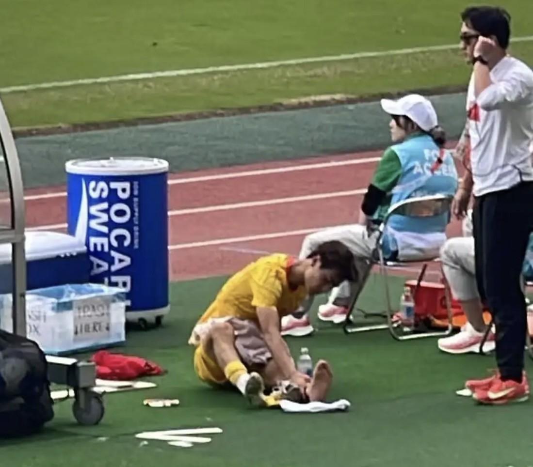 大连媒体人：毛伟杰伤情诊断结果是韧带问题